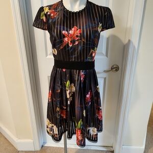 Chelsea 28 floral dress size medium with open back